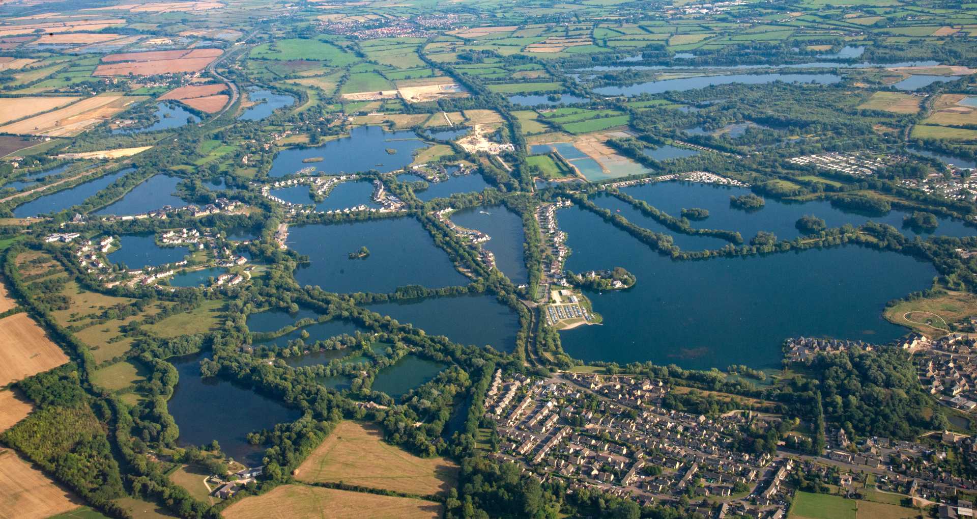 About the Area - Windrush lake & The Cotswold Water Park